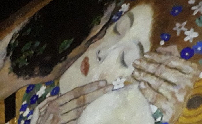 The “fainting guy” is&nbsp;back!