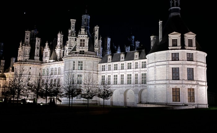 Château de Chambord and Chartres&nbsp;Cathedrale